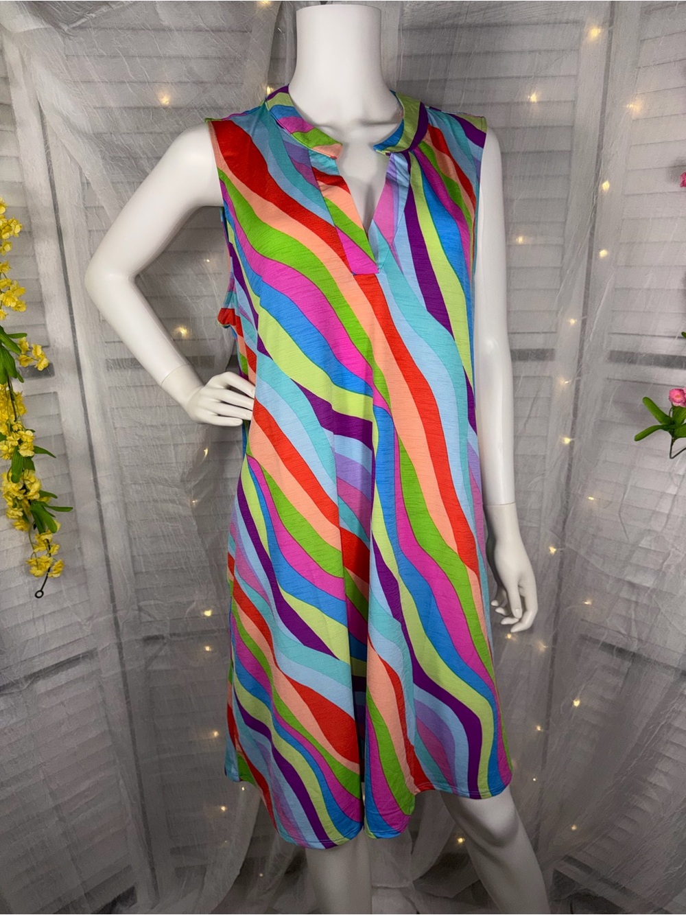 Dear Scarlett Multicolor Wave-Print Sleeveless Mini Dress w/pockets